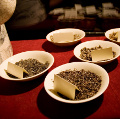 Verschiedene Teesorten: Schwarz-, Grün- und Oolongtees